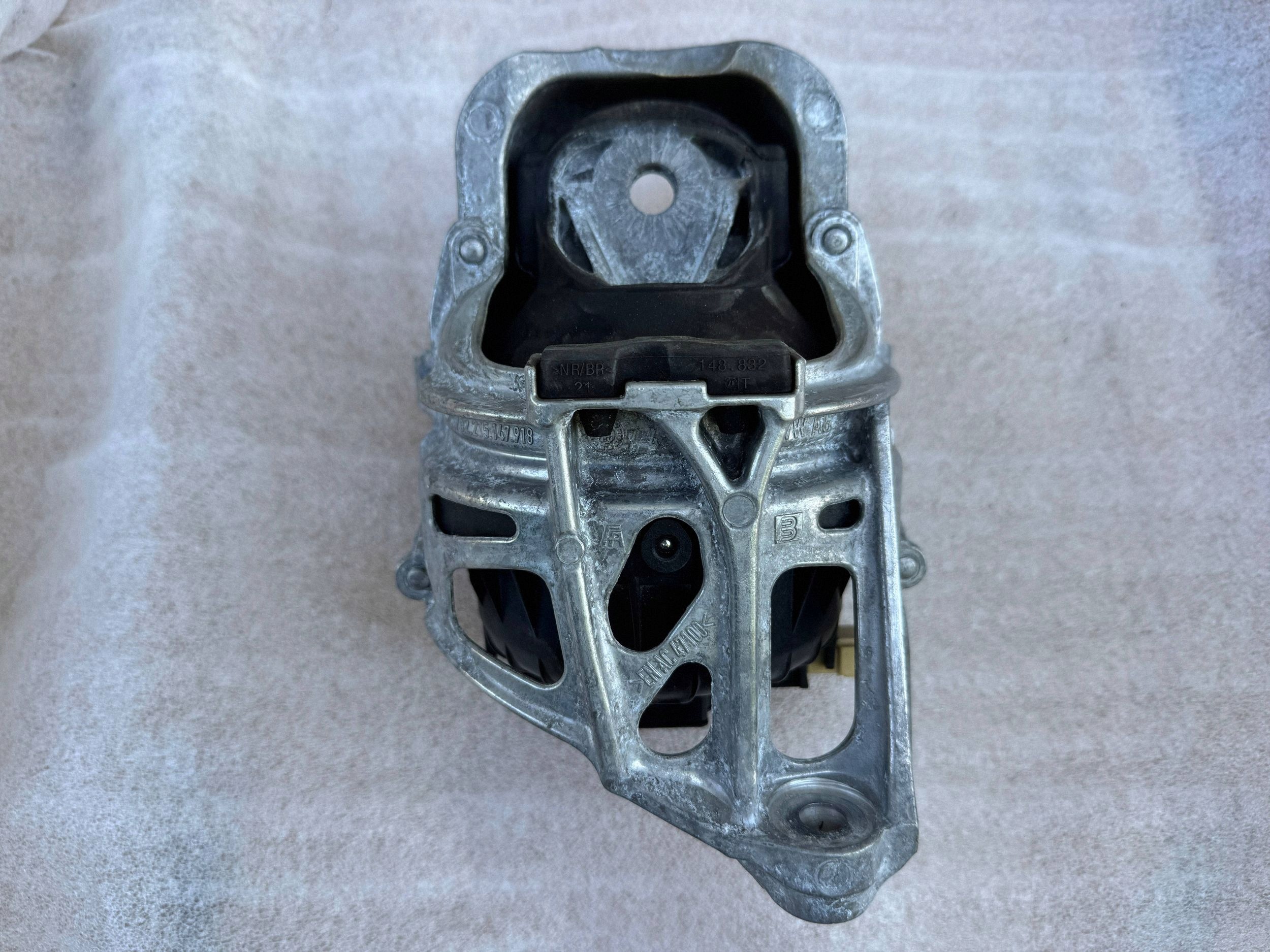 Audi Q8 Motorsteun 4m0199371hc image 2