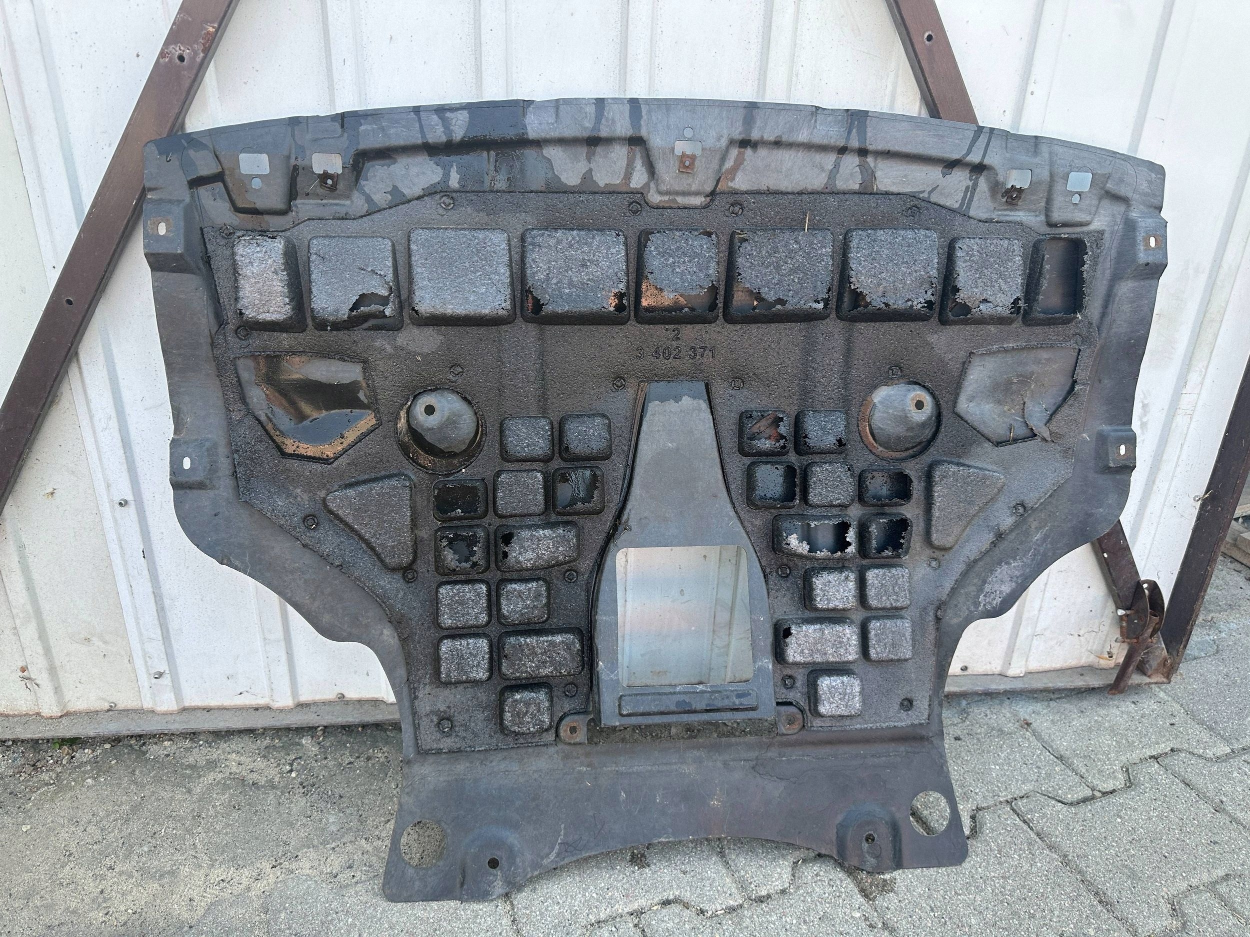 BMW OE 51713402370 Moottorin alasuojus image 6