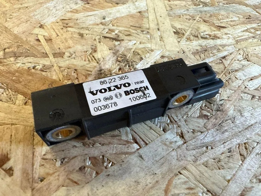 Volvo S60 I airbag iskun tunnistin 100602