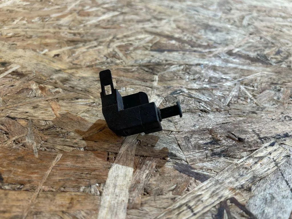 Sensor Freio de Mão VW Transporter T5 1H0947561A image 2