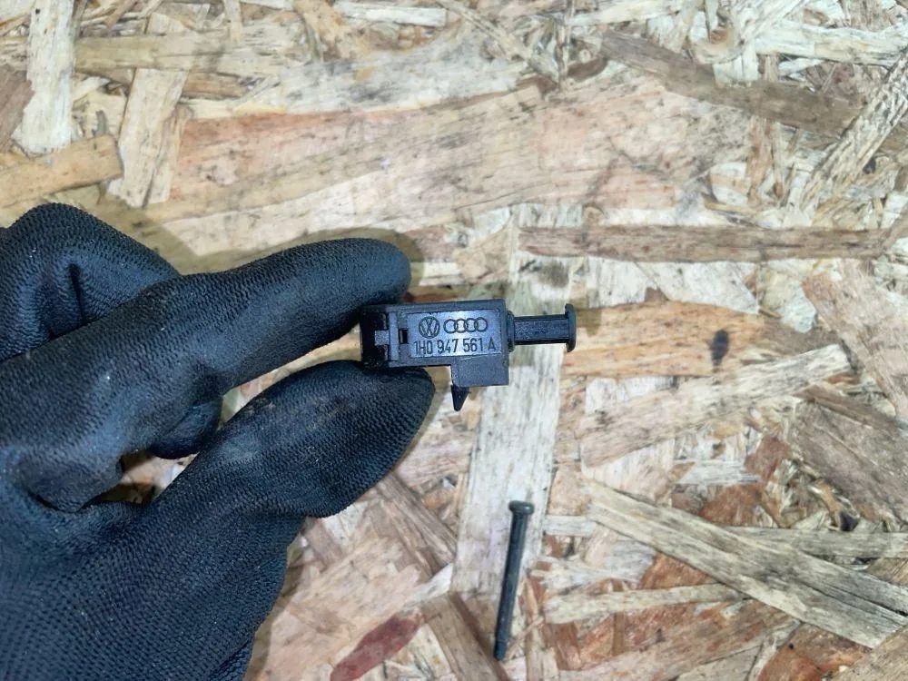 Sensor Freio de Mão VW Transporter T5 1H0947561A image 5