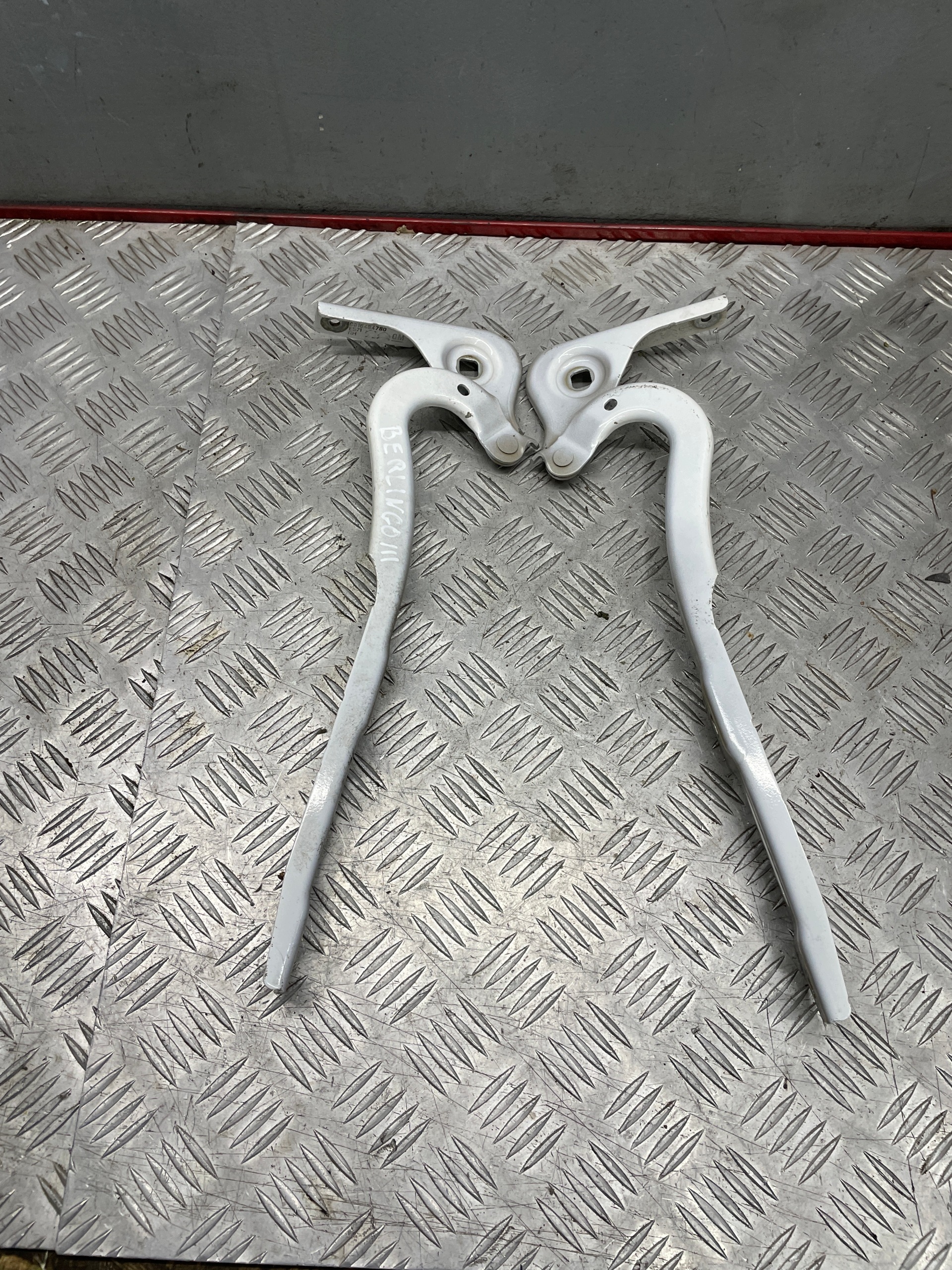 Motorhaubenscharniere Peugeot Partner III / Berlingo III 18- OEM 3765387547647 image 2