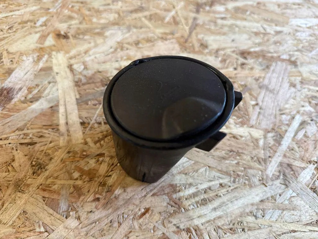 Cinzeiro Dianteiro Volvo S60 2002 OEM 8650463 image 2
