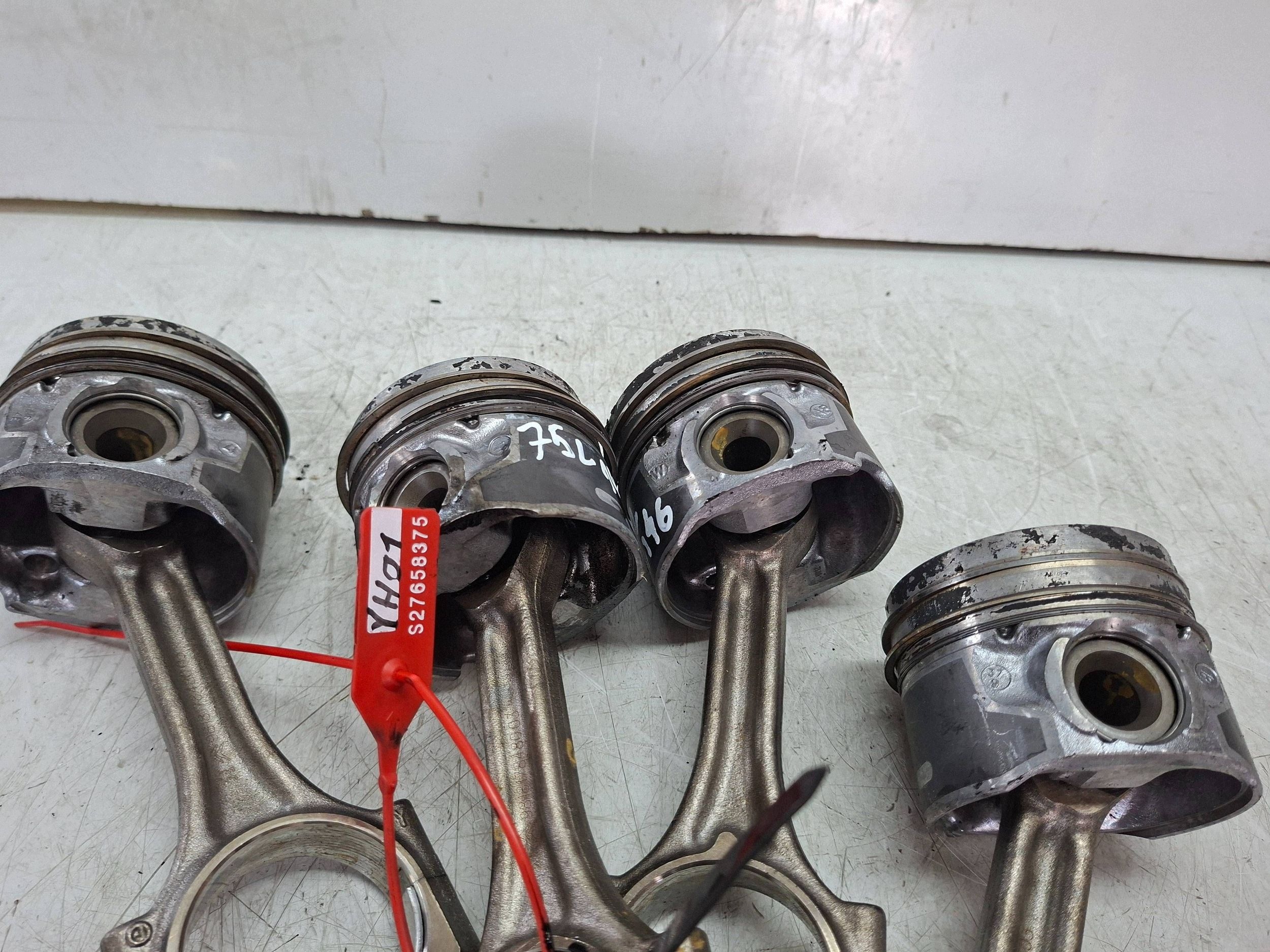 Mäntä ja kiertokanki 75L146 YH01 Citroen Peugeot Ford 1.5 BlueHDi