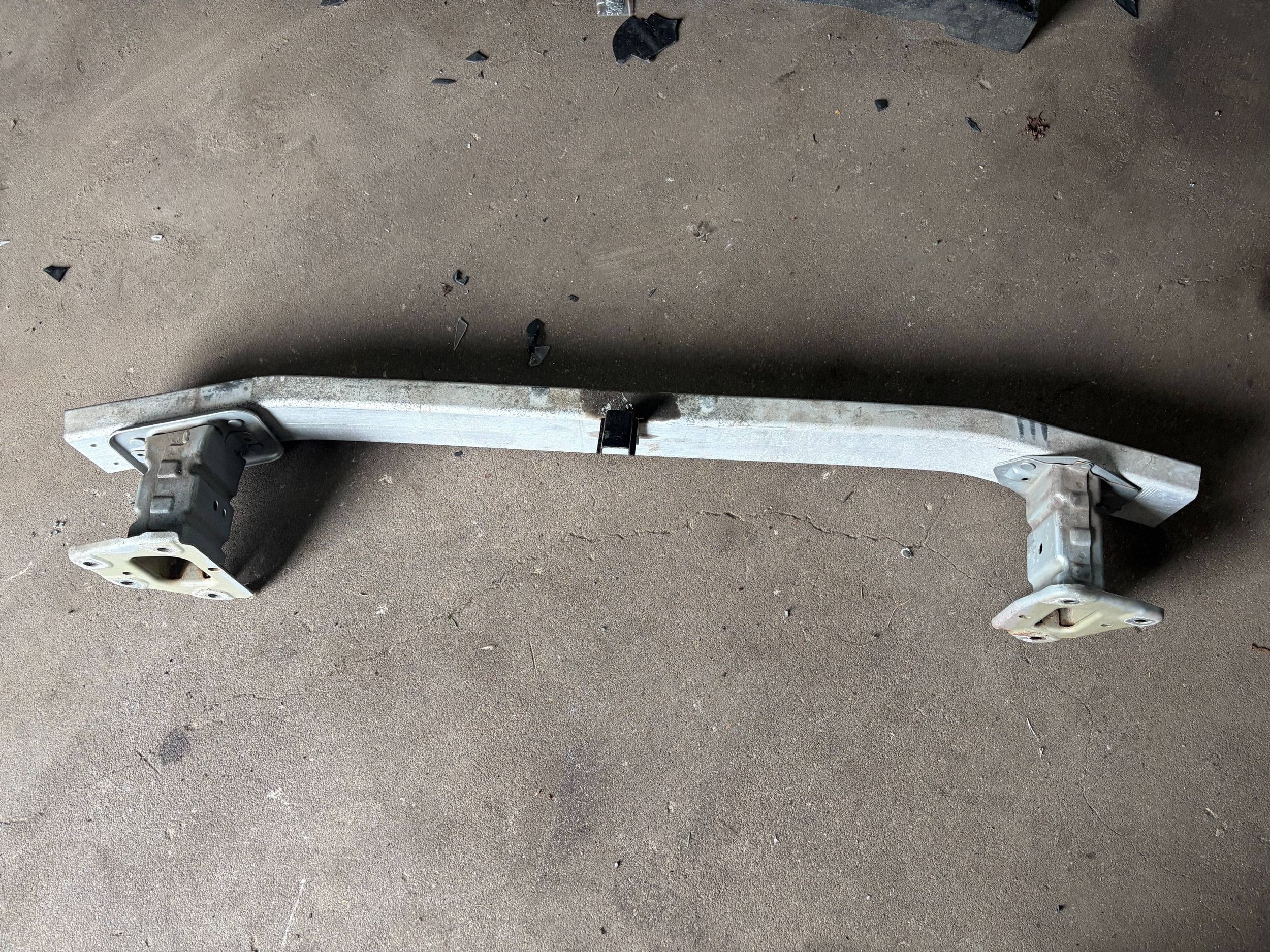 Nissan Note I E11 Etupuskurin palkki 726CH4749