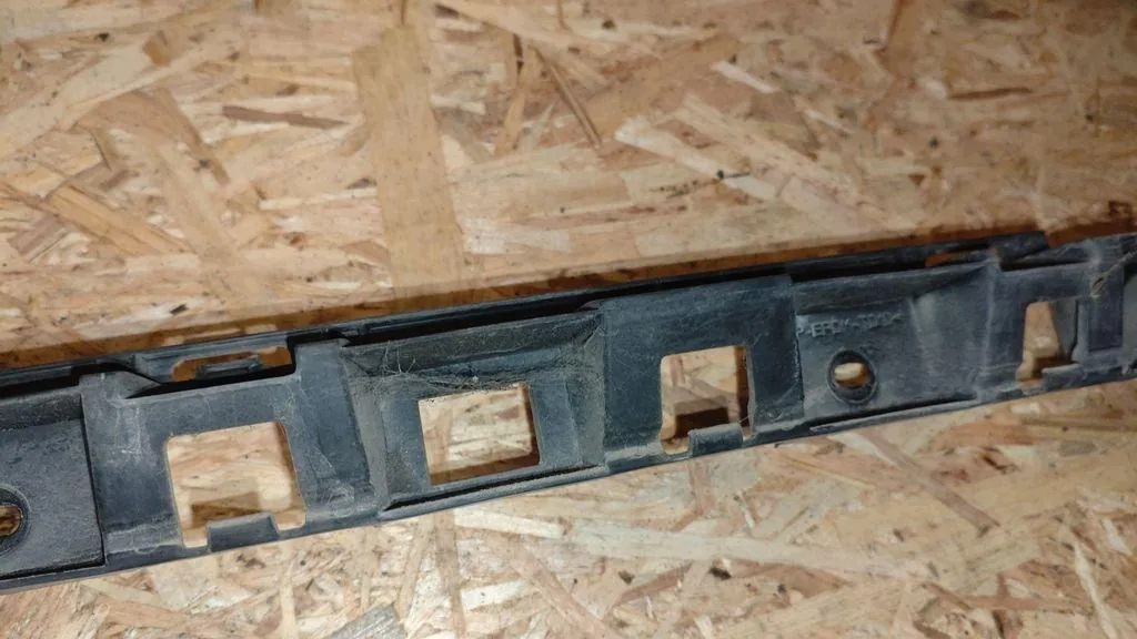 Support ressort arrière VW Passat B6 Variant 3C9807863 image 3