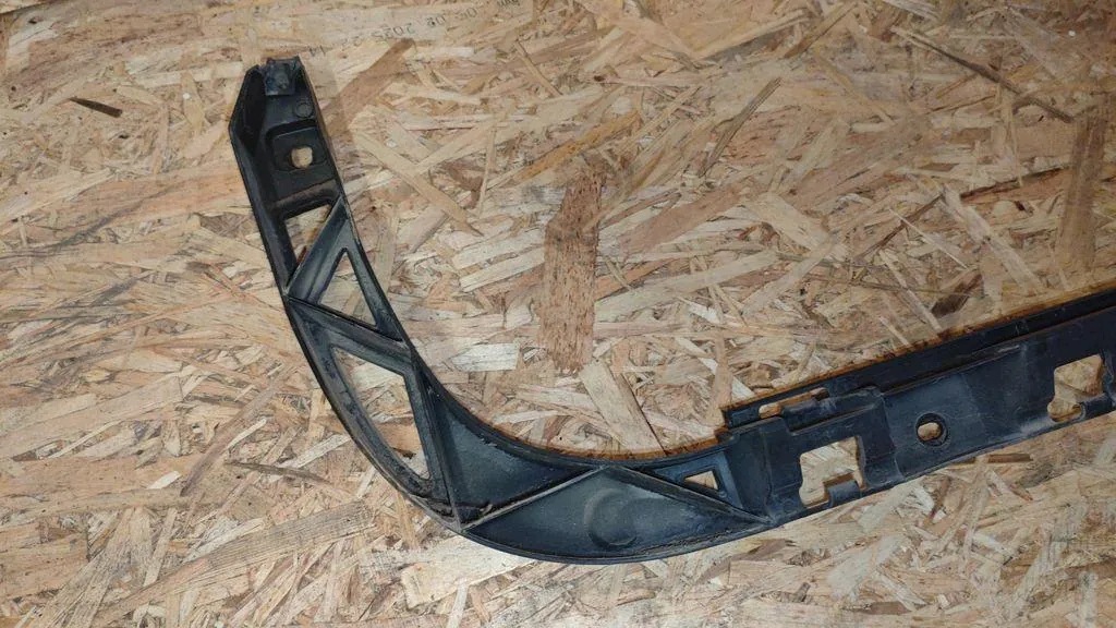 Support ressort arrière VW Passat B6 Variant 3C9807863 image 5