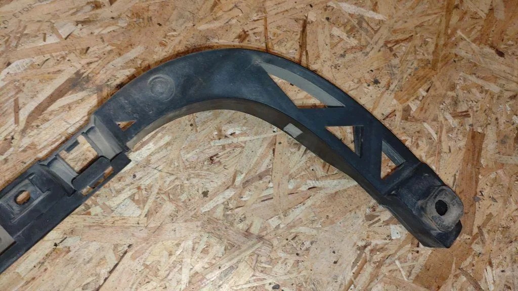 Support ressort arrière VW Passat B6 Variant 3C9807863 image 6