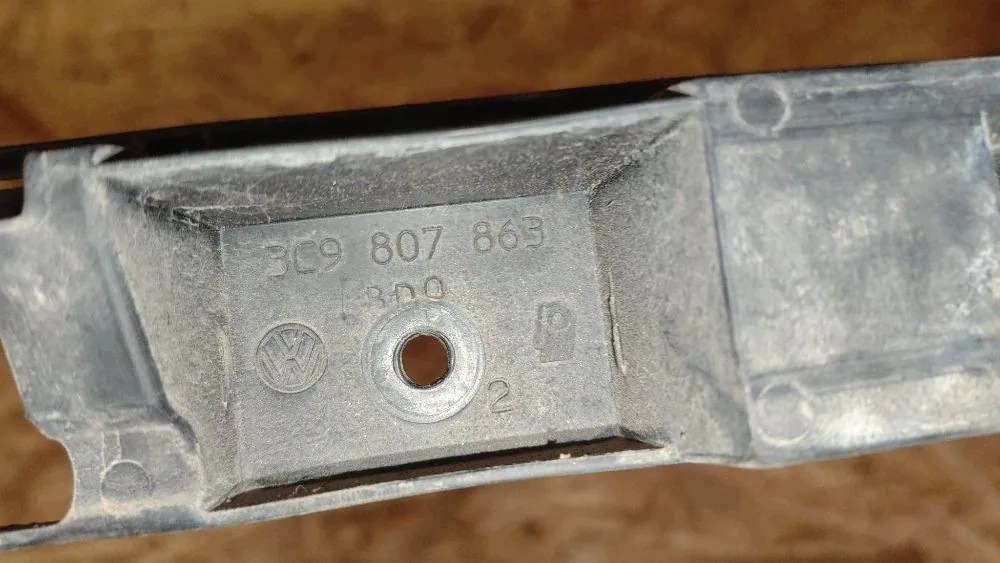 Support ressort arrière VW Passat B6 Variant 3C9807863 image 9