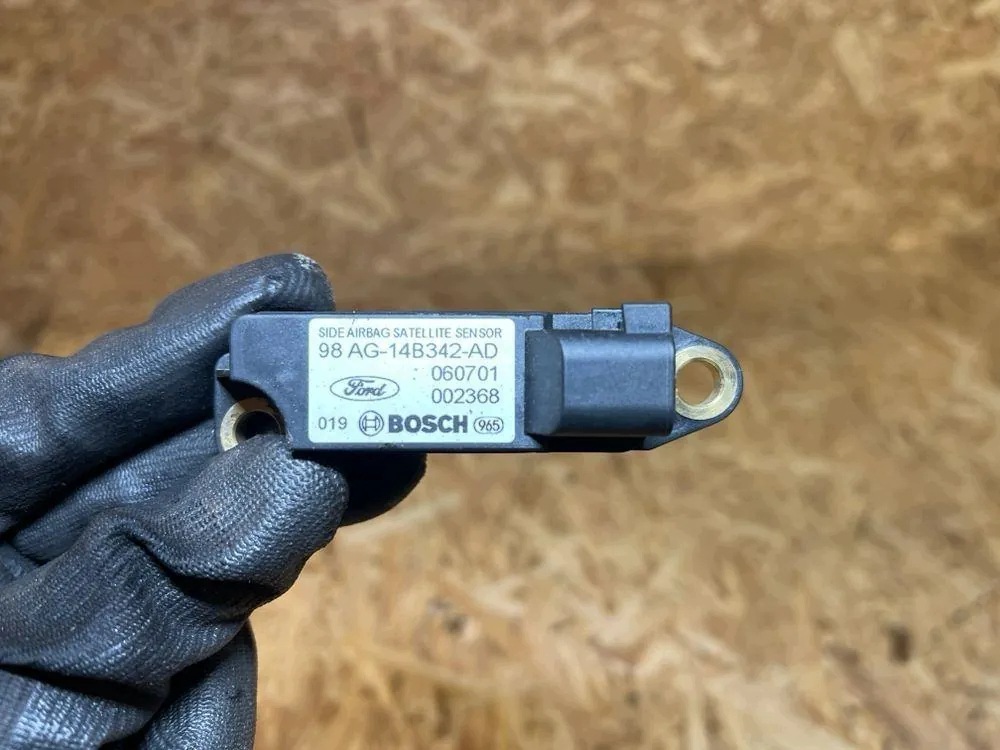 Sensore airbag Ford Focus Turnier 1.8L image 7