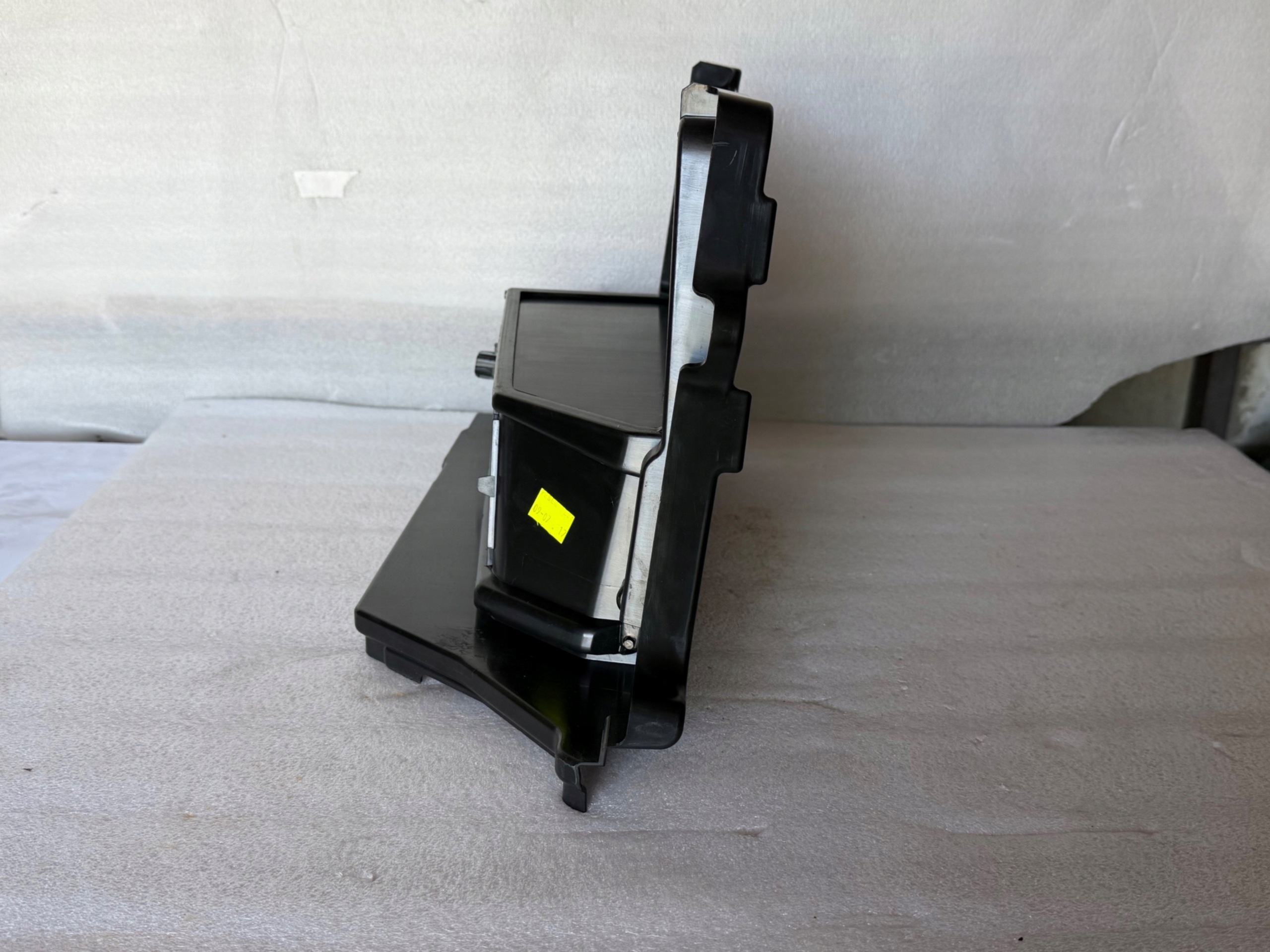 Cassetto pavimento posteriore destro BMW G30 51477378506