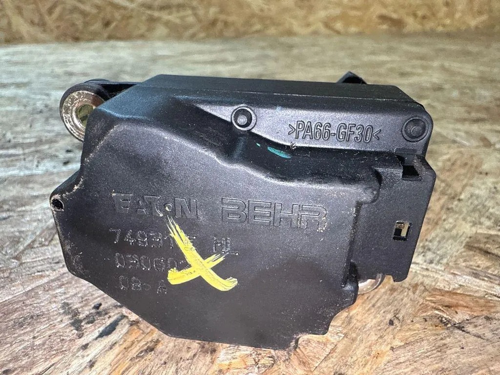 Ilmavirtausläpän moottori Volvo S60 I D30602 2.4L diesel 96kW