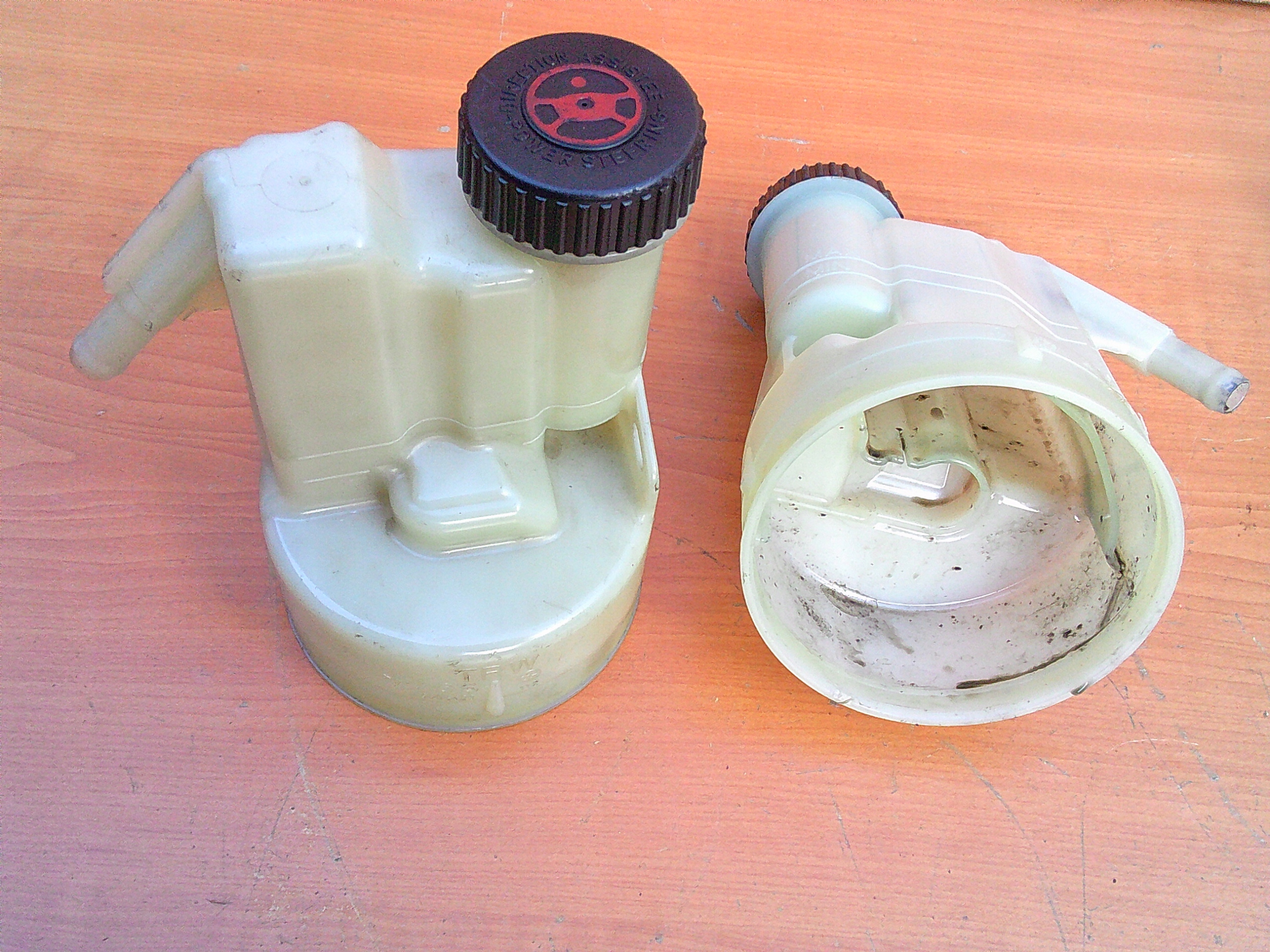 Säiliö ohjaustehostimen pumpulle A0035423 image 2