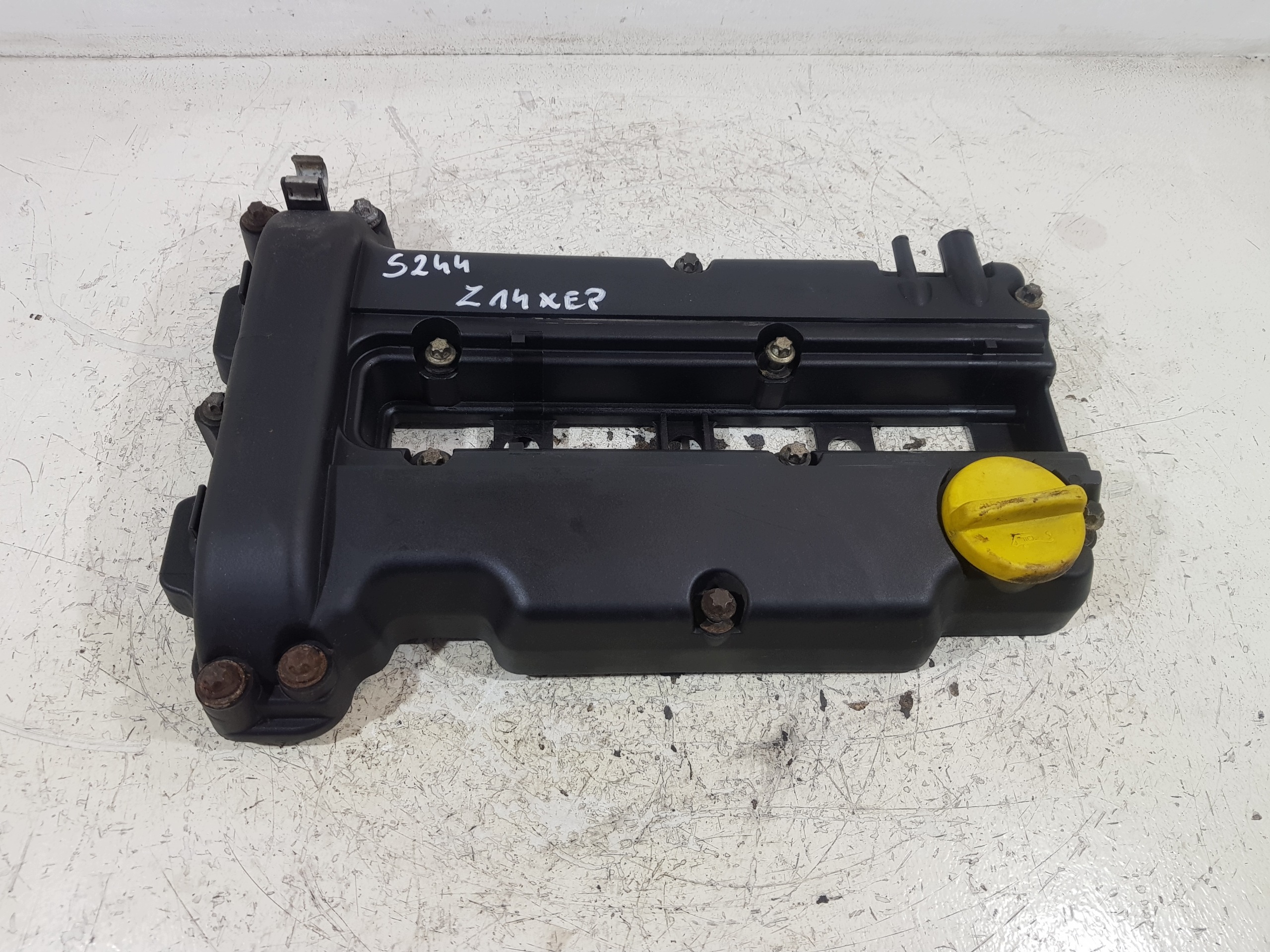 Venttiilikannen kansi 55351461 Opel Corsa Agila 1.2 1.4