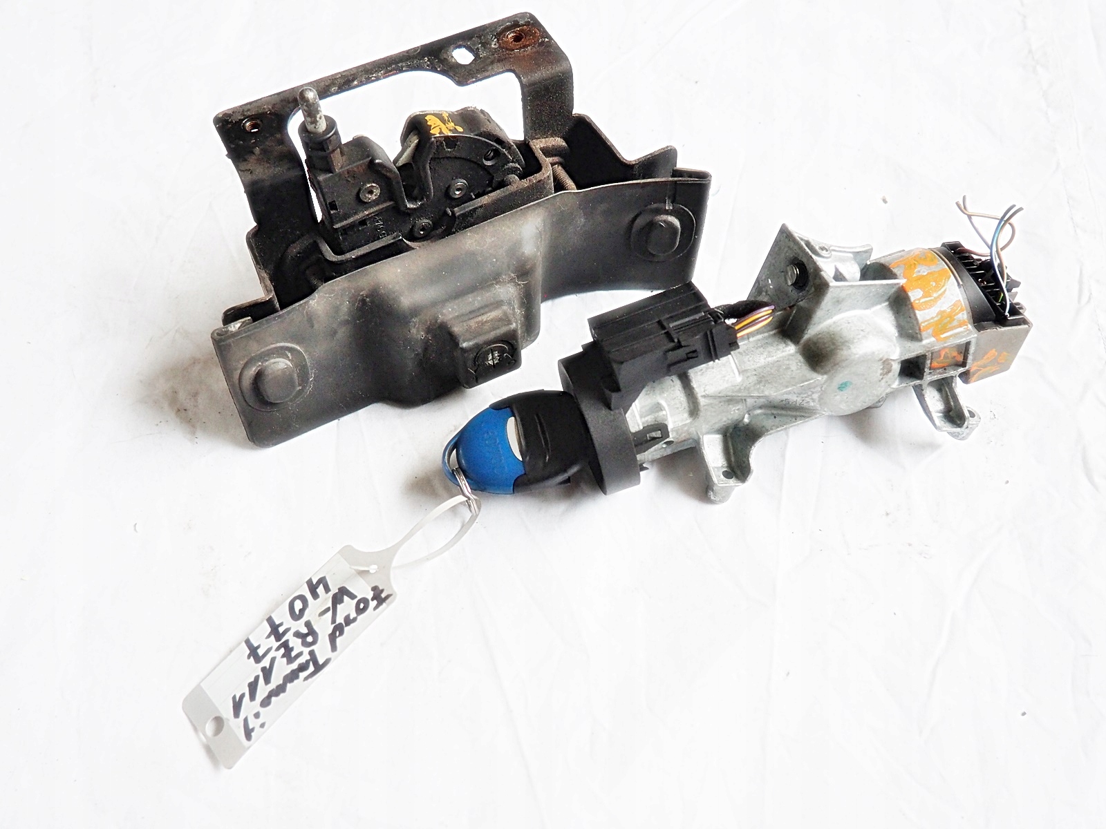 Ford Transit VII 2006-13 Verrou de capot avec insert image 2