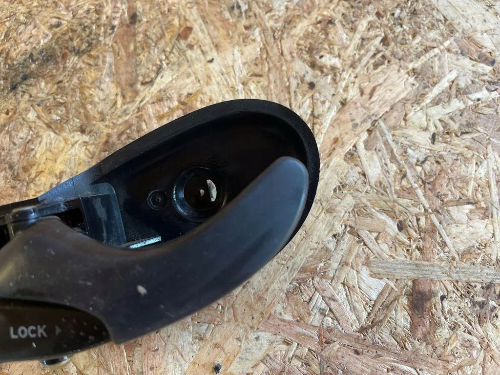 Innerdörrhandtag Vänster Fram Ford Focus MK1 image 3