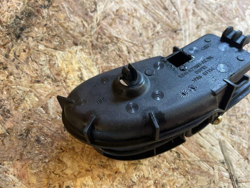 Innerdörrhandtag Vänster Fram Ford Focus MK1 image 7