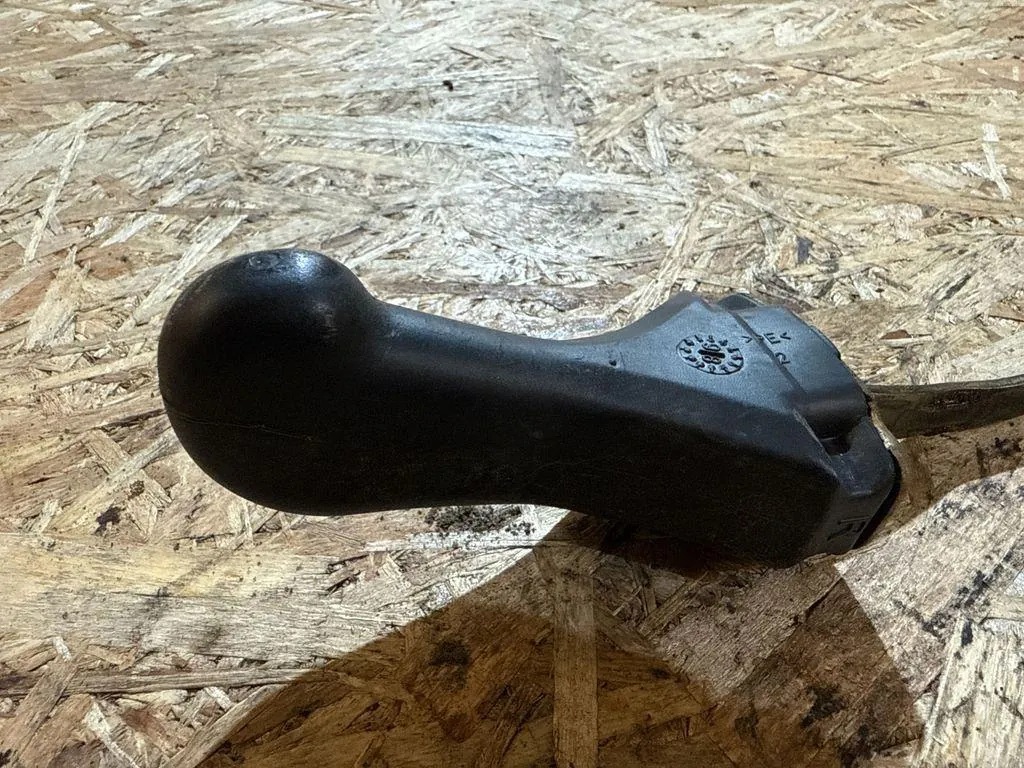 Front Left Door Stop VW Polo 6N1 6N0837323 image 3