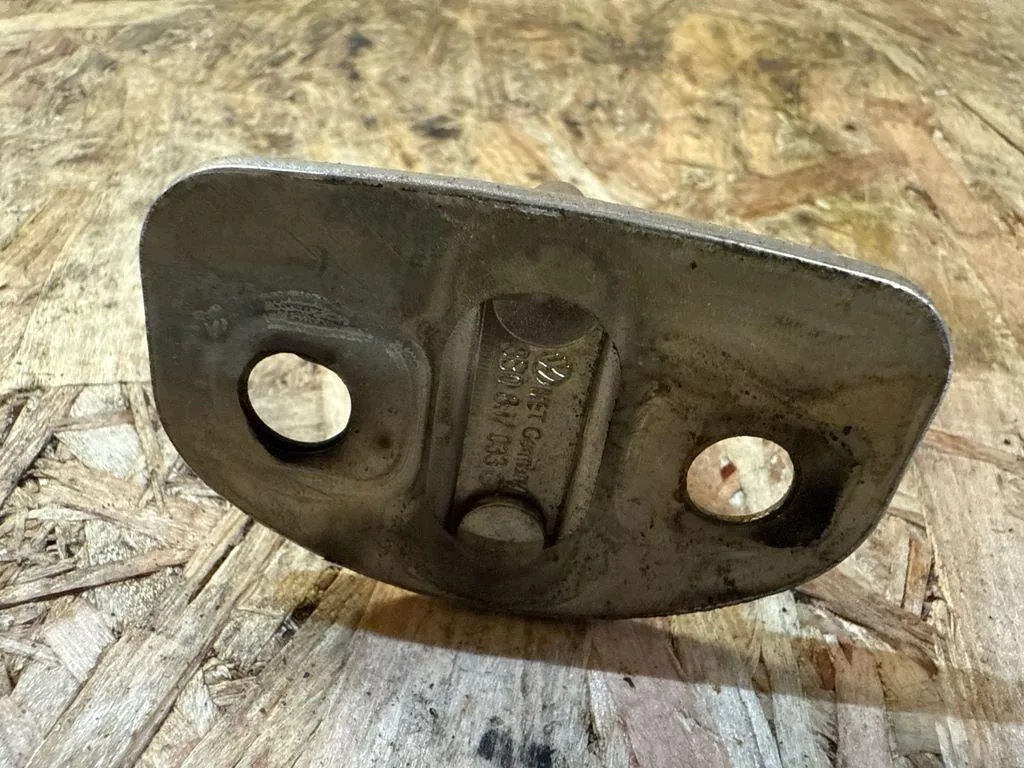 Gâche de serrure de porte VW Golf IV 3B0837033G image 3