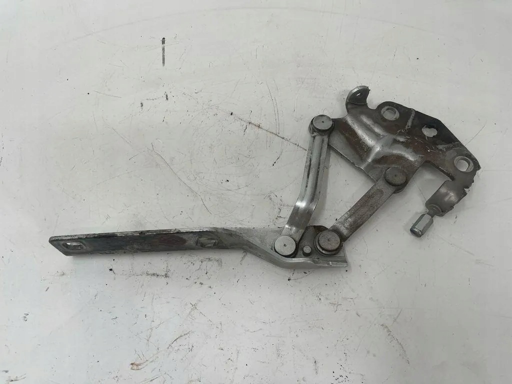 Support moteur gauche VW Passat B6 3AA823302 image 2