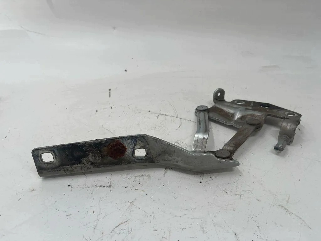 Support moteur gauche VW Passat B6 3AA823302 image 5