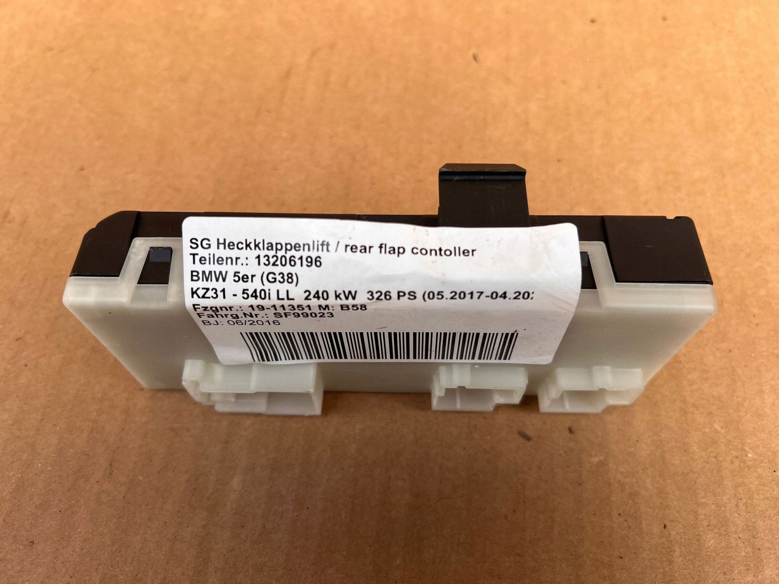 BMW 5 G30 G01 G02 Tavaratilan luukun ohjainmoduuli 7487105