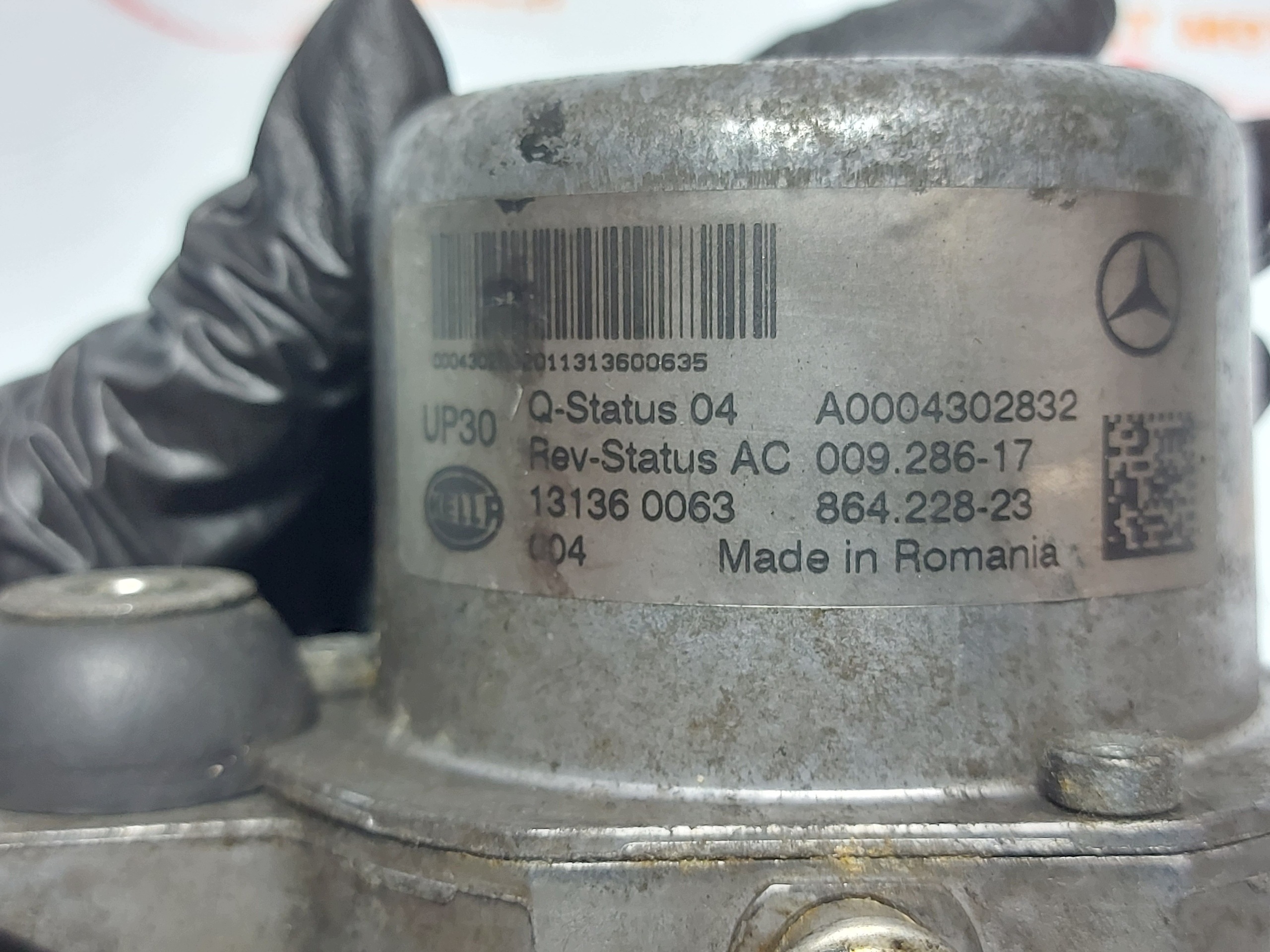 Pompe à vide Mercedes E300 2.2 CDI A0004302832 image 7