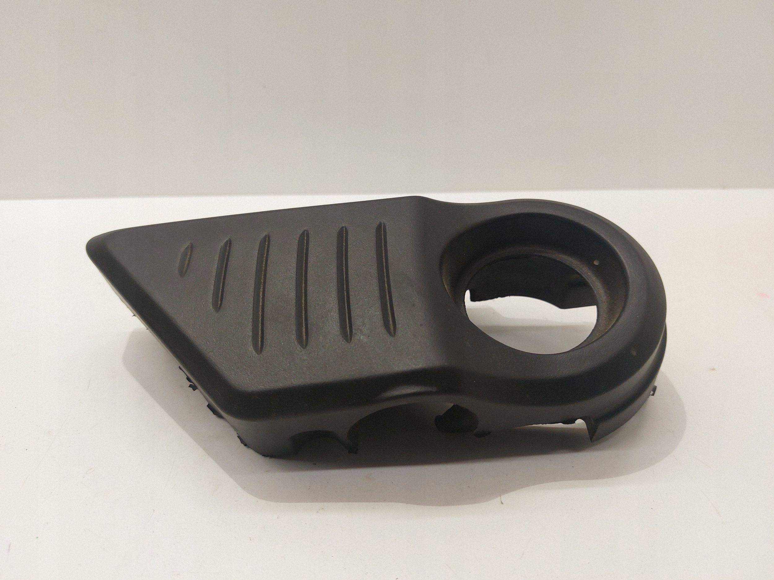 Cache moteur VW Tiguan Allspace 2024 (05E103729C) image 4