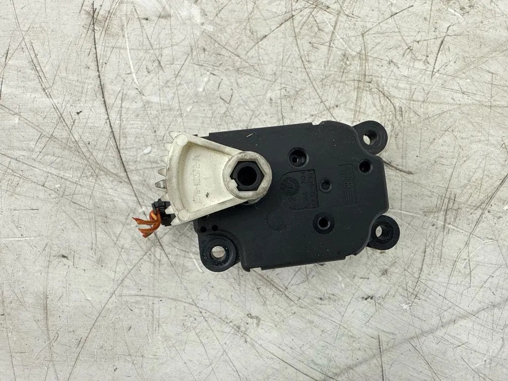 Ilmavirtausläpän moottori Jaguar X-Type EAD551