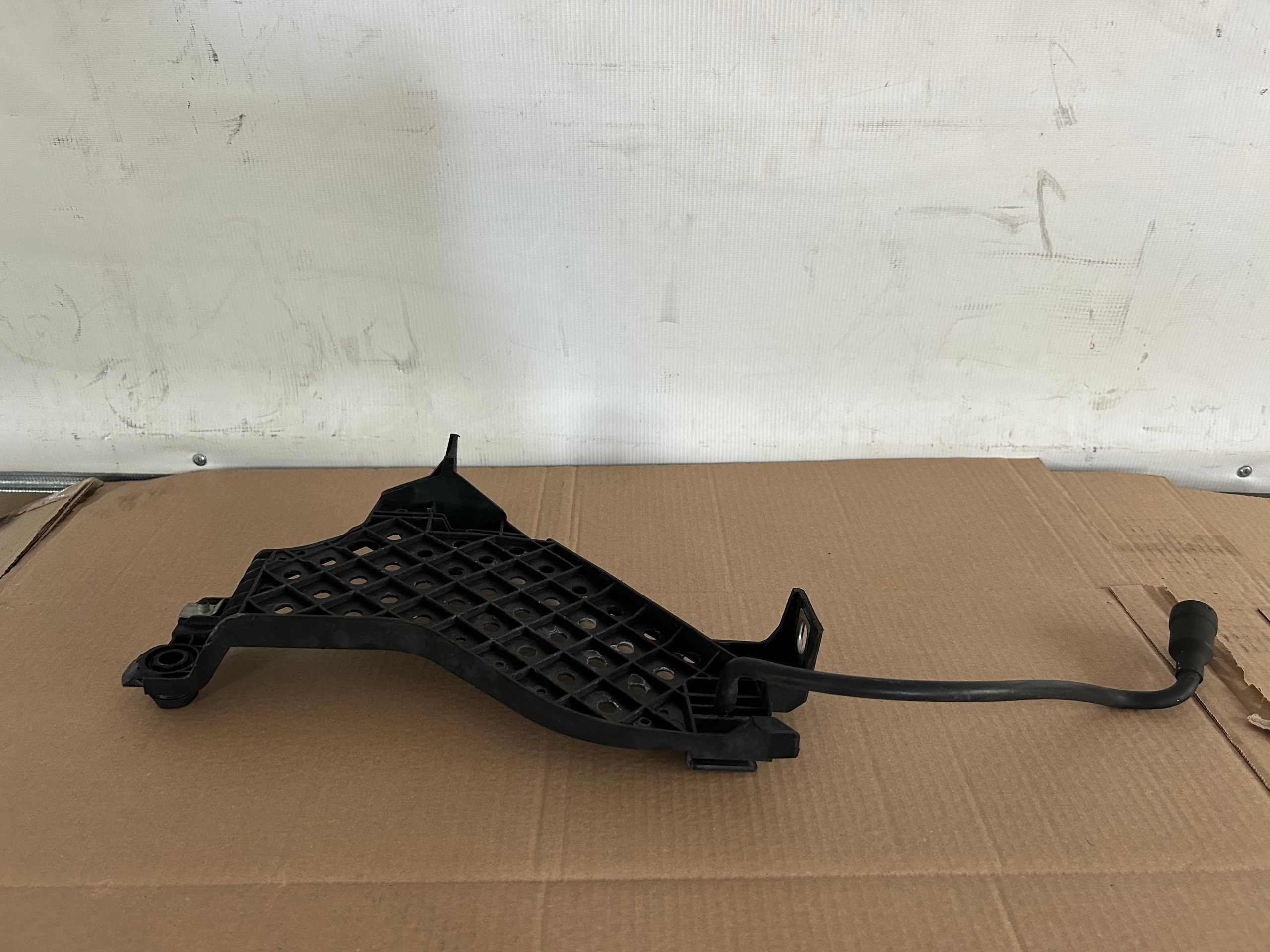 Right Reflector Mount Audi Q3 8U OEM 8U0941453