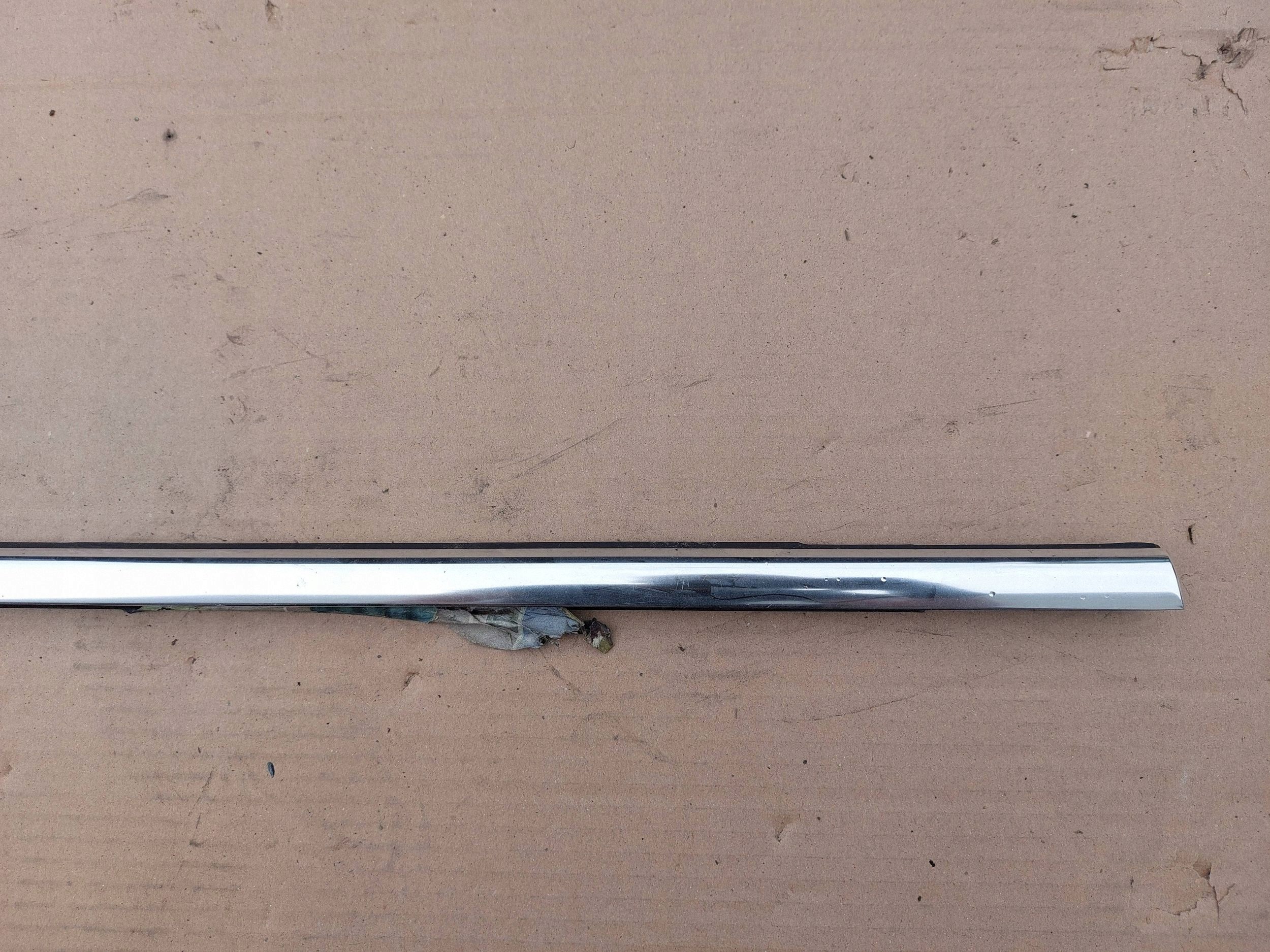 Liste vitre arrière VW Passat B7 3C9839475B image 3