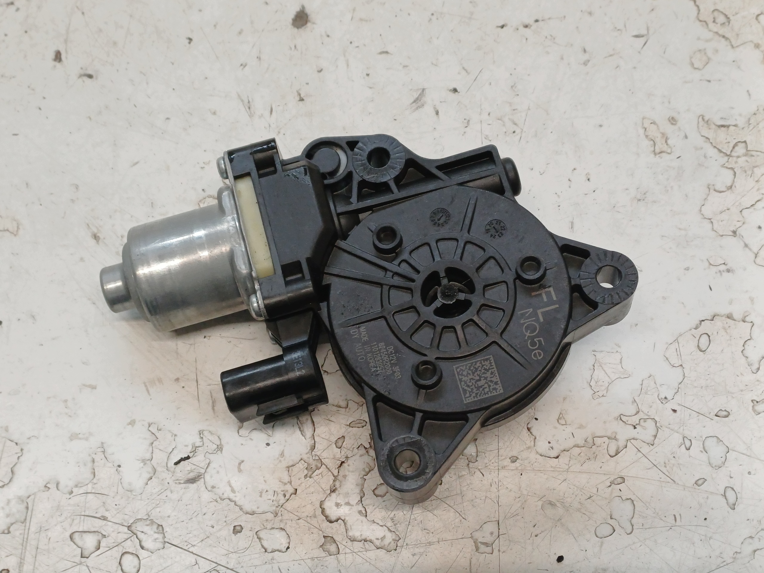 KIA SPORTAGE 5 V 21- Ikkunanostimen moottori vasen 82450R2000
