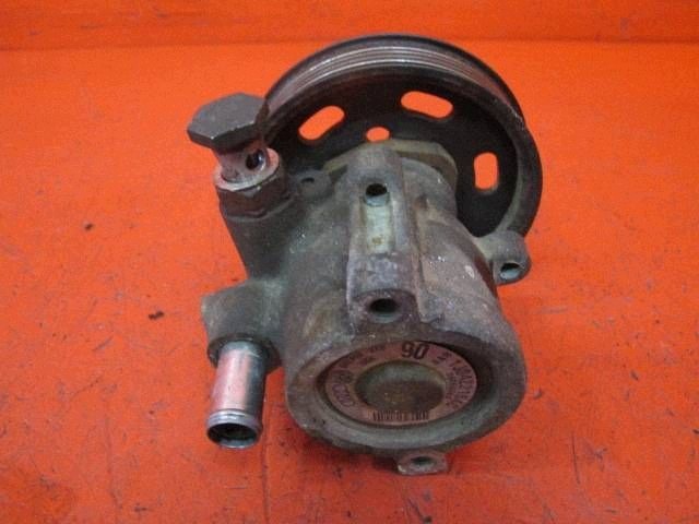 Ohjaustehostimen pumppu VW Golf IV 1.4 16V