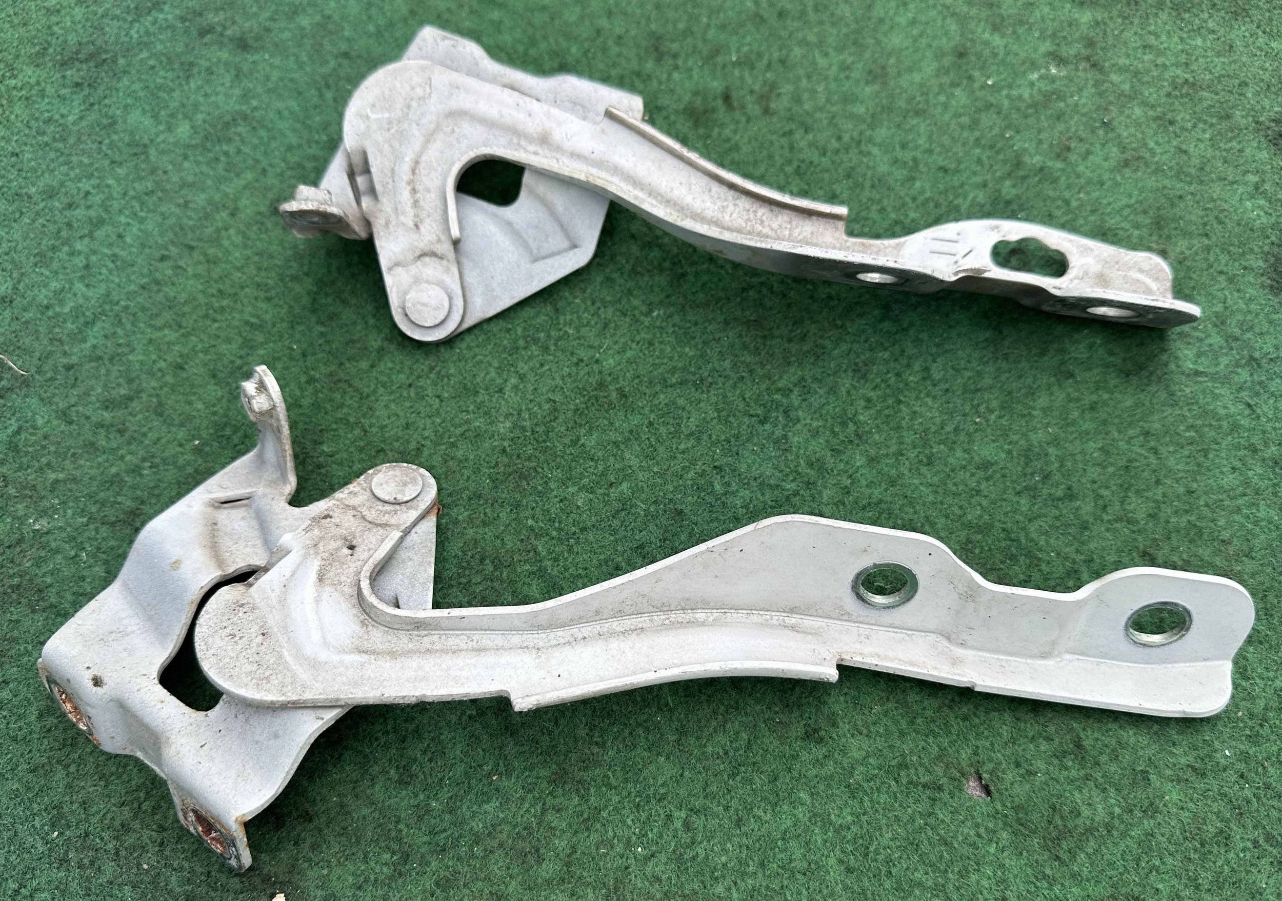 Hyundai ix20 (10-15) Motorhuvsöppnare vänster/höger set TCW
