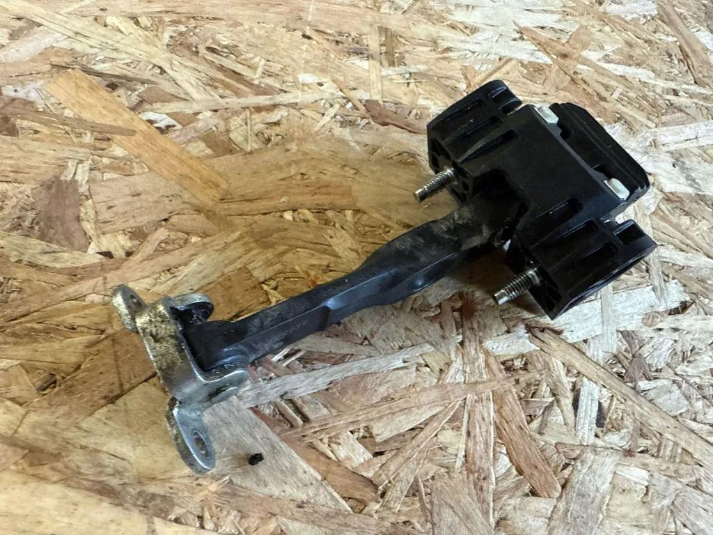 Alfa Romeo OE 60690659 Türstopper gebraucht image 2