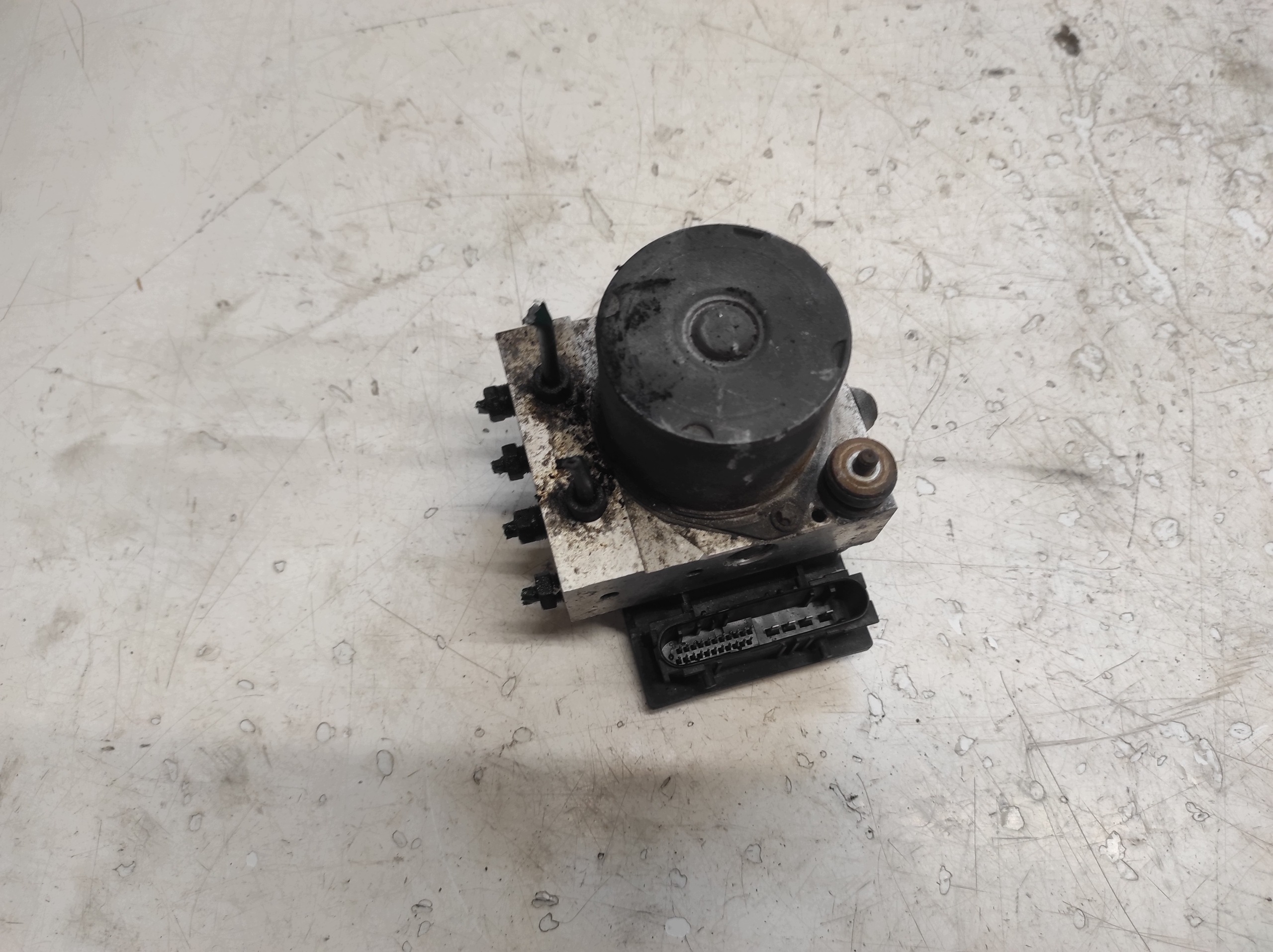 Opel Corsa C 1.7 CDTI ABS Pumpe 0265800372 image 4
