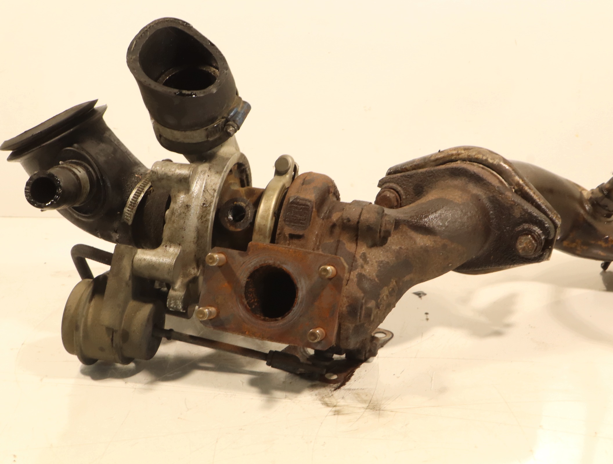 Turbo Iveco Daily IV 2.3TD 49135-05121 Usado image 2