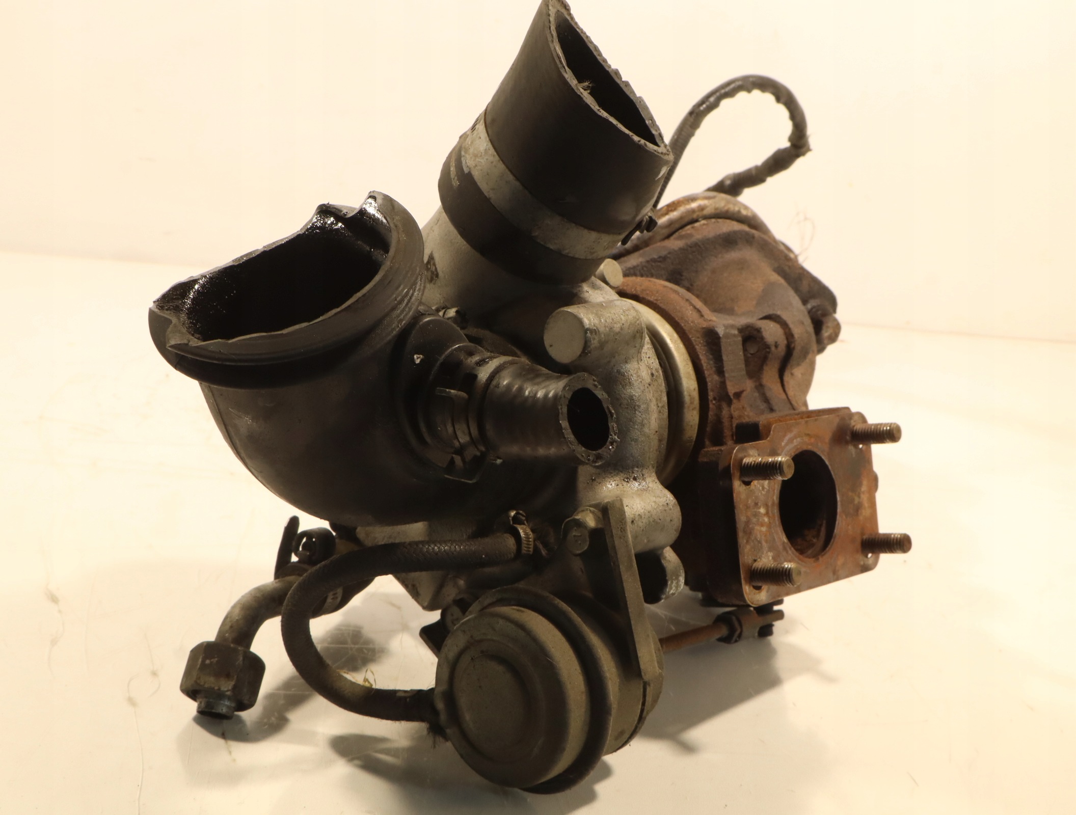 Turbo Iveco Daily IV 2.3TD 49135-05121 Usado image 3