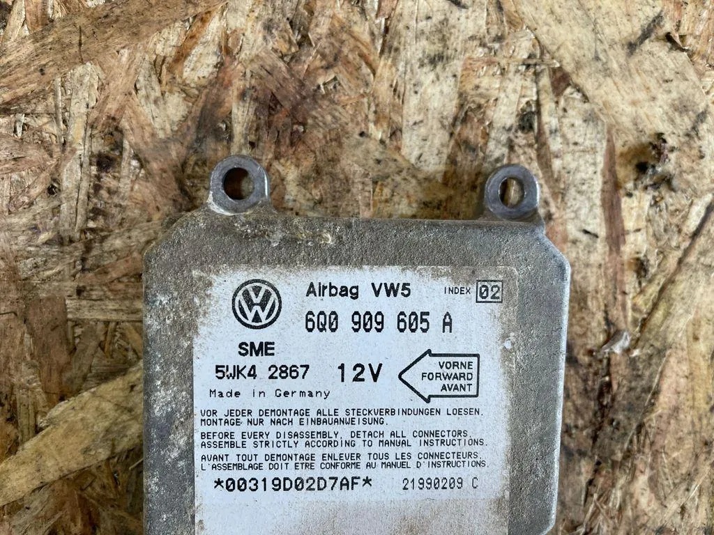 Module de suspension VW Golf IV 1.9 TDI 6Q0909605A image 4