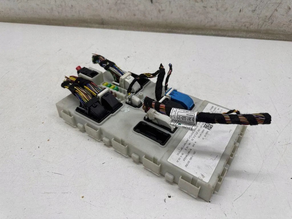 BMW 1 (F21) Comfort Module 6194756525 Used image 2