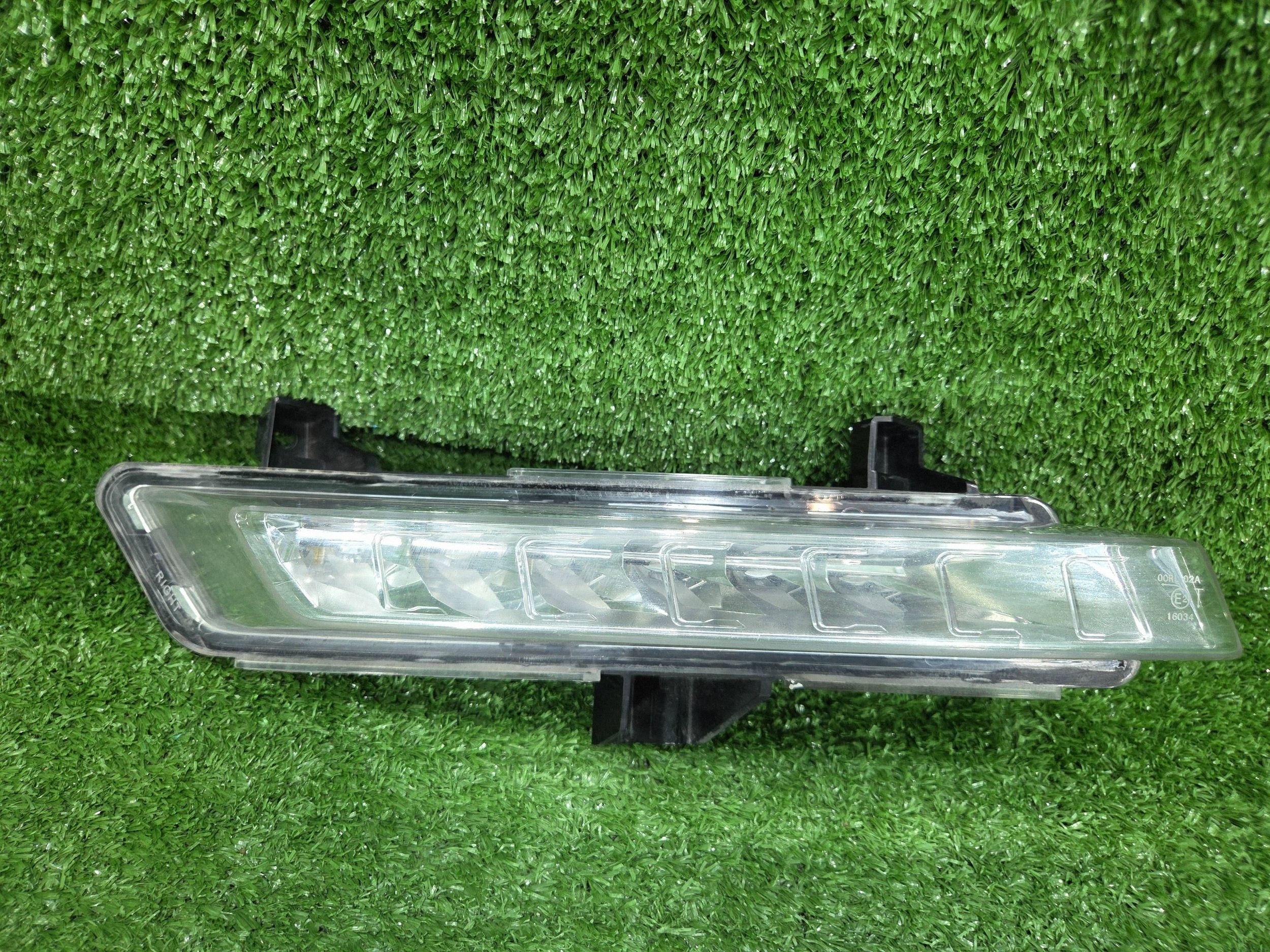 DLR Daily Driving Lamp LEWA Renault Clio IV LIFT