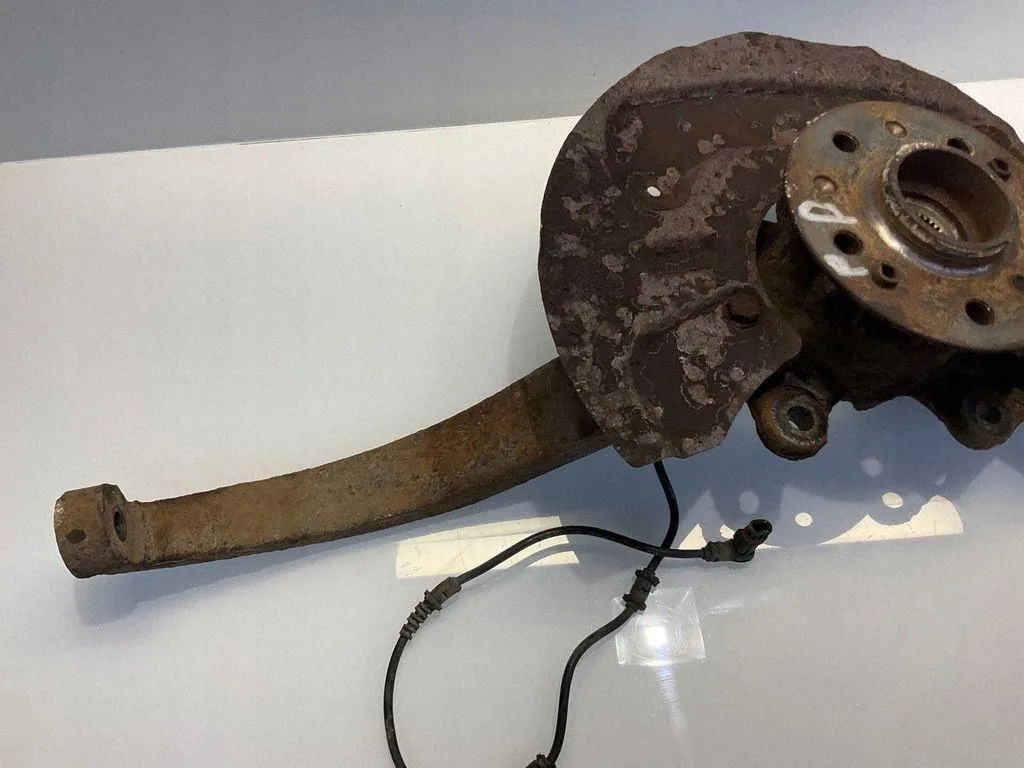 Mercedes R W251 Piasta ruota anteriore A2513301420