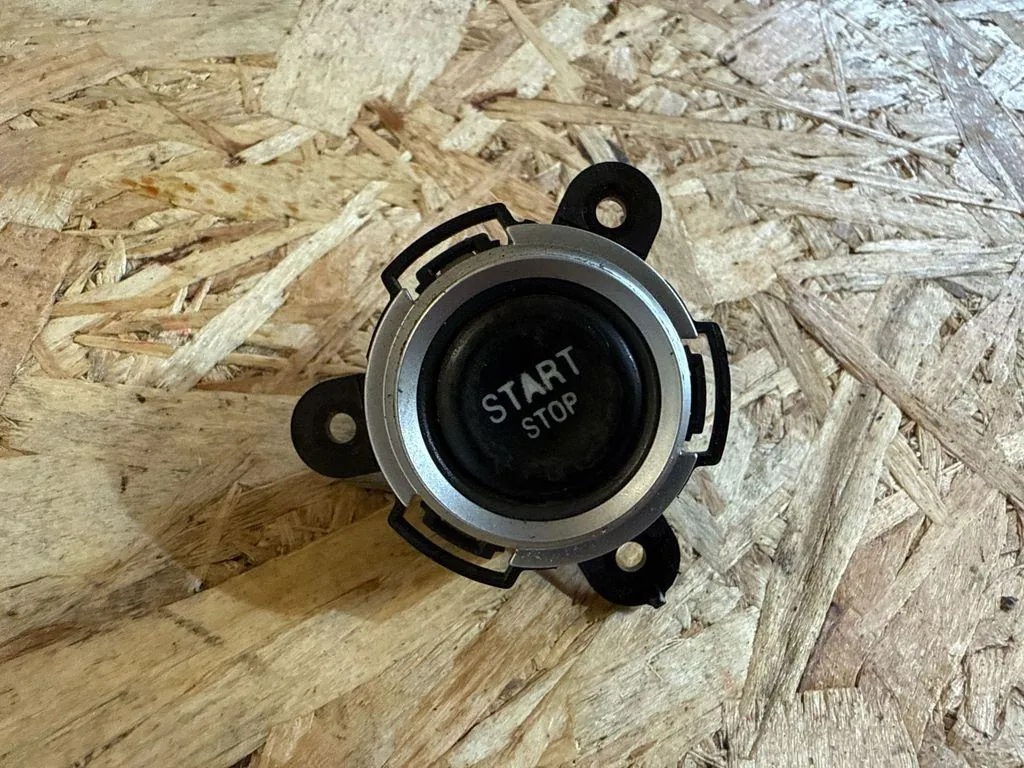 Start/Stop-painike Alfa Romeo 159 Sportwagon 2.4 diesel