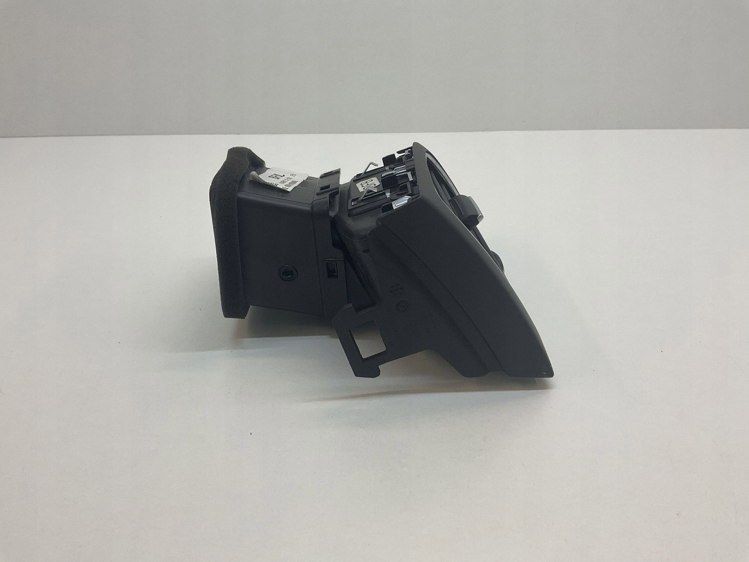 Luftgaller Vänster Renault Megane IV 687616296R image 3