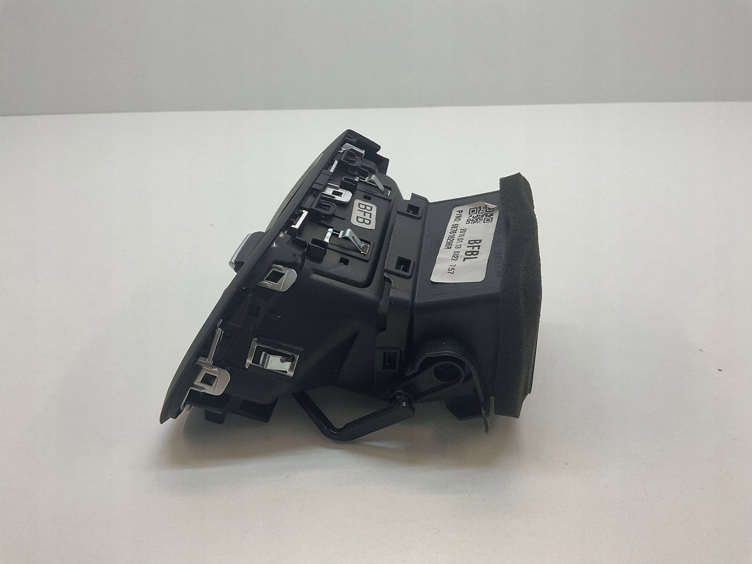 Luftgaller Vänster Renault Megane IV 687616296R image 6