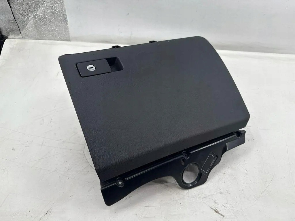 Forro de guantera VW Passat Variant B6 3C5 T0024726112 image 2