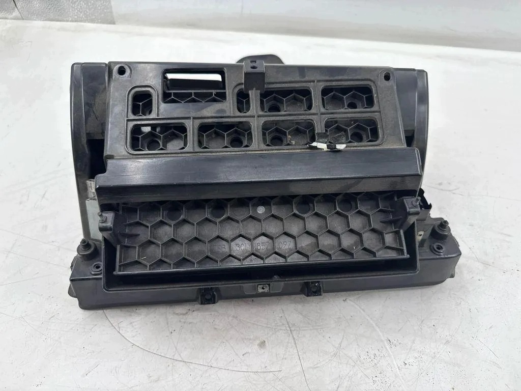 Forro de guantera VW Passat Variant B6 3C5 T0024726112 image 7