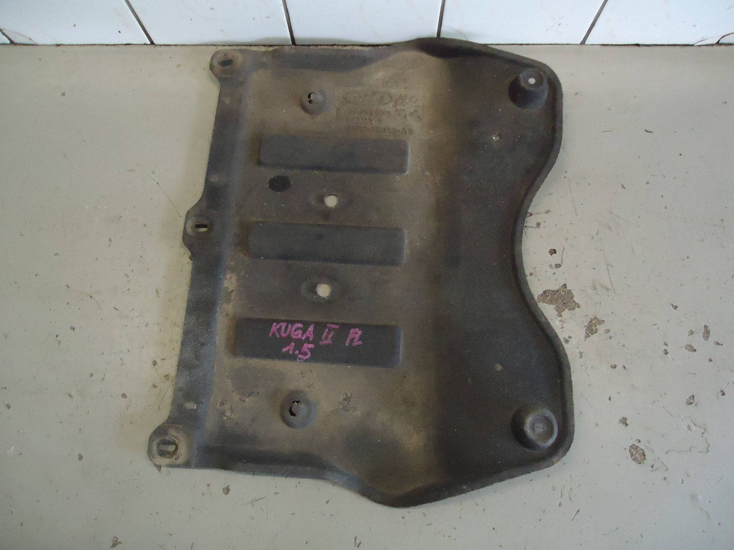 Moottorin suojus Takana Ford Kuga II OKL17180
