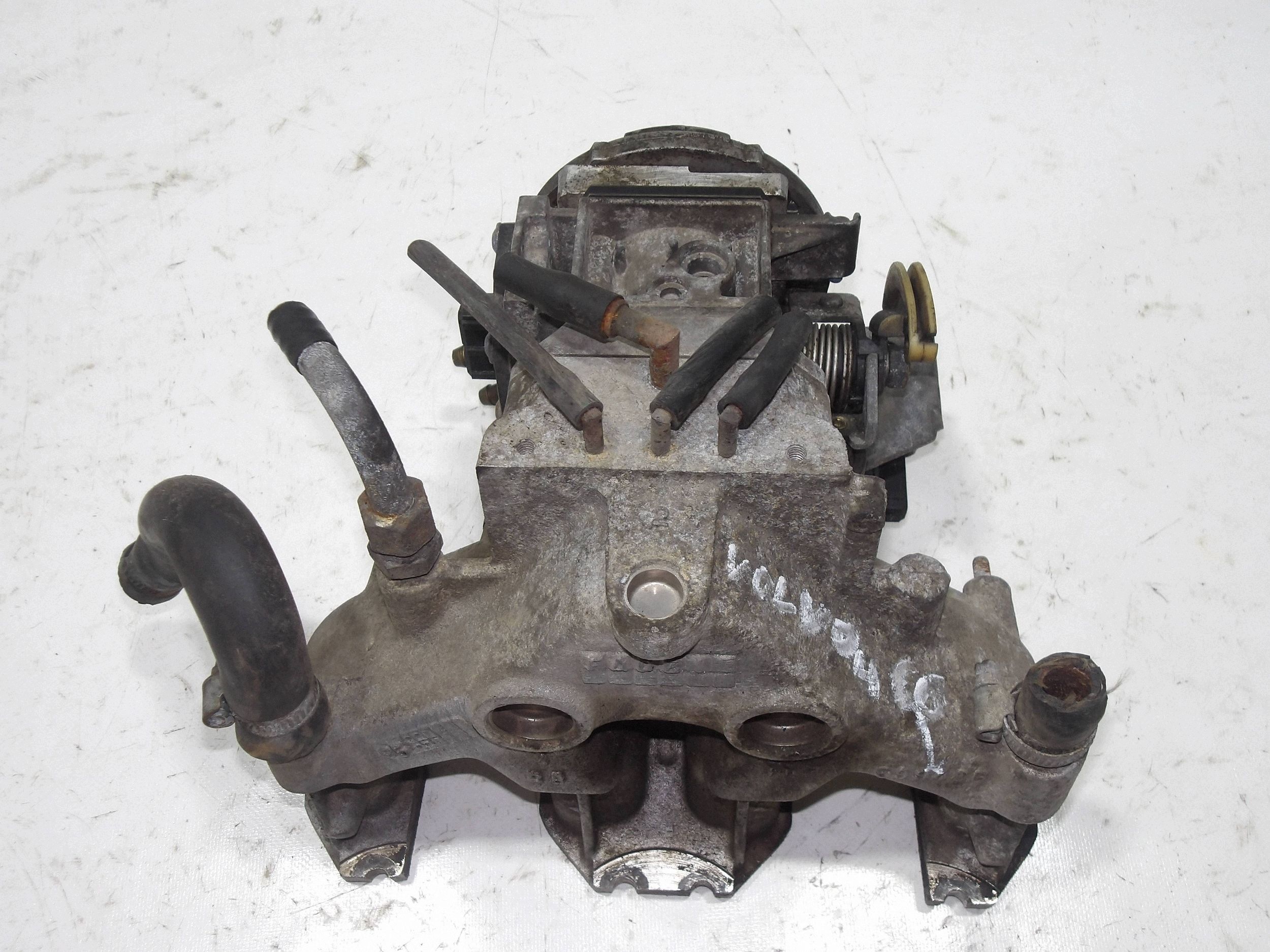 Ansaugkrümmer Vergaser Monoinjection Volvo 460 image 3
