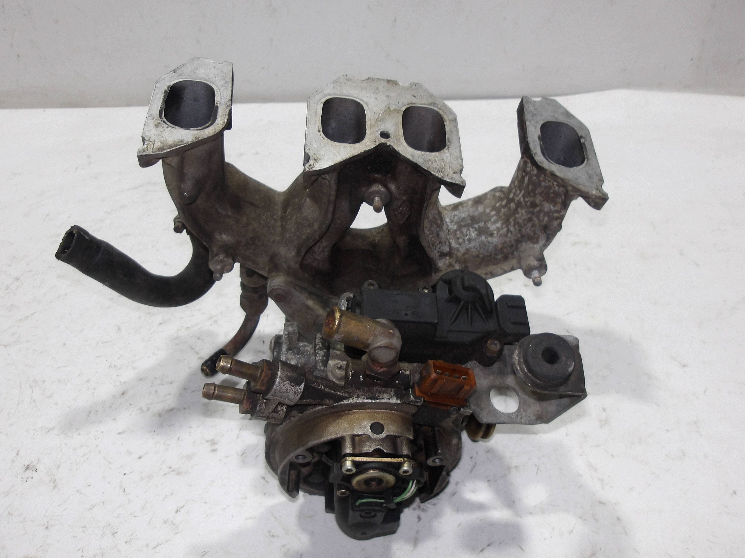 Ansaugkrümmer Vergaser Monoinjection Volvo 460 image 6